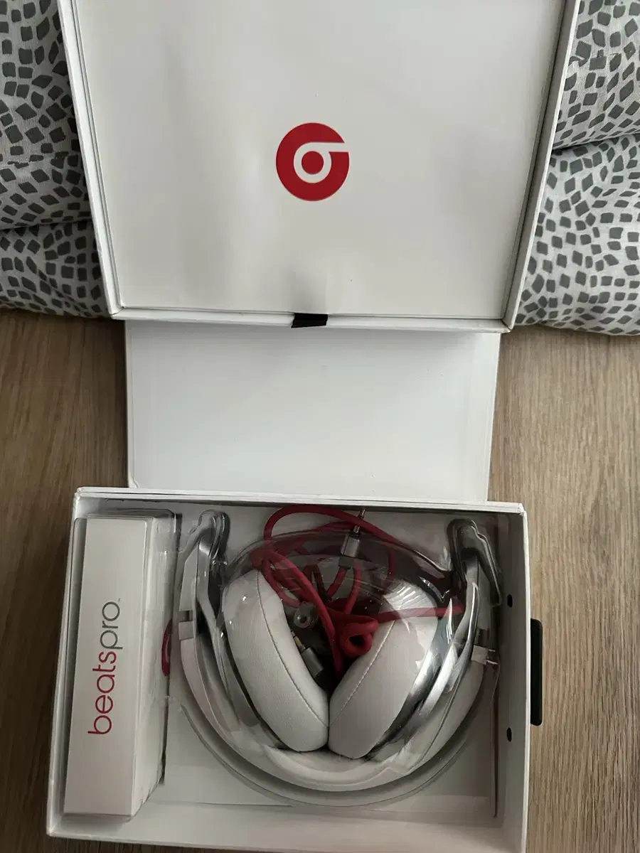 닥터드레 프로(Beats by Dr.Dre Pro) 헤드폰 팝니다.